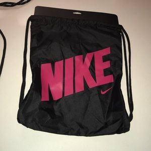 nike ck1191-013 drawstring bag